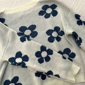 Navy & Cream Daisy Sweater | S. L